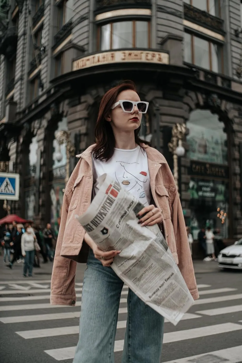 FEISEDY Vintage Square Cat Eye Sunglasses Women Trendy Cateye Sunglasses B2473