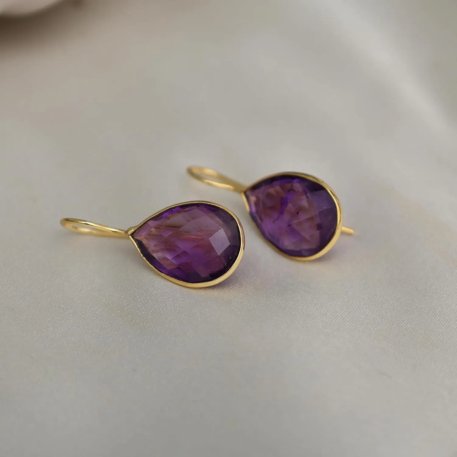 Gempires Pear Shaped Teardrop Crystal Earrings, Bezel Earring, Natural Gemstone Dangle Drop Earrings, Minimal, Everyday Wear, Gift for Her (Length 1.25 inch)