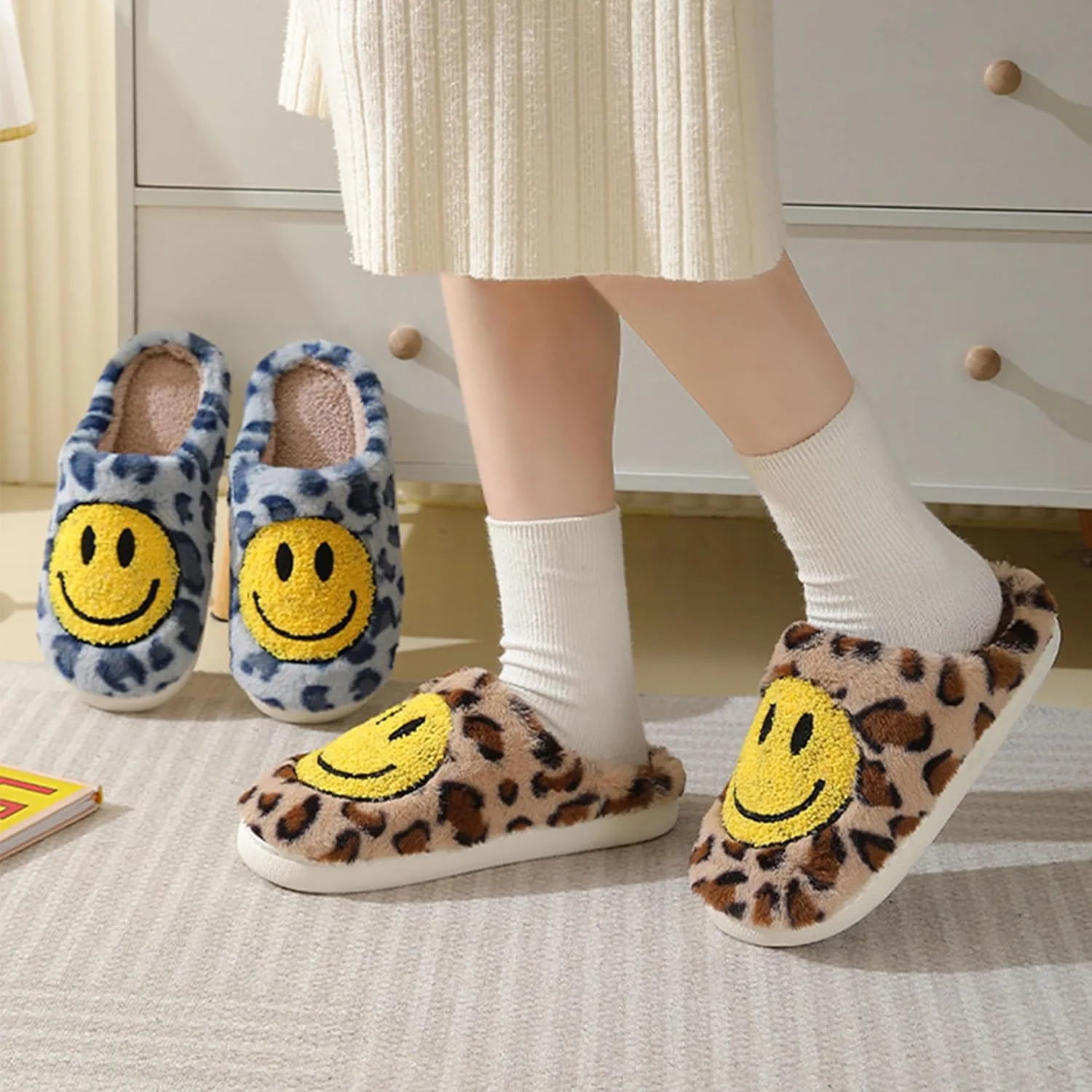 Happy Face Slippers Retro Cozy Comfy Plush Warm Slip-on Slippers Winter Soft Fuzzy Indoor House Shoes with Memory Foam for Men Women