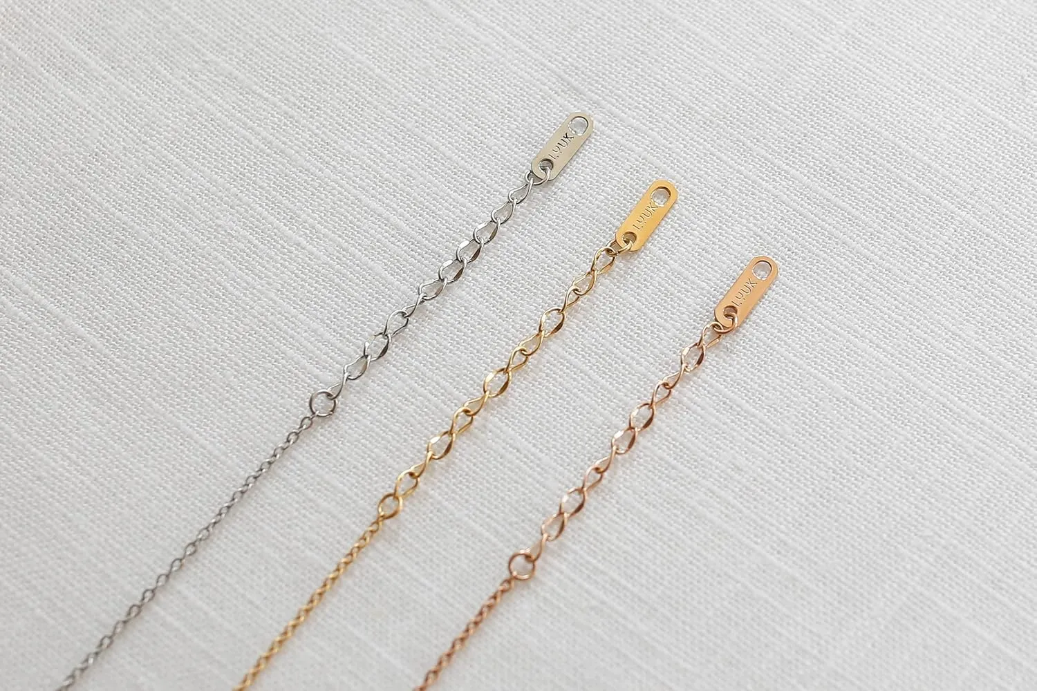 LUUK LIFESTYLE Stainless steel necklaces for women with pendant, trendy jewelry card with Happiness saying, lucky charm, friendship gift, women's jewellery, trendy gift idea for her, silver, gold and rose